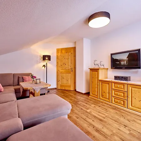Gaestehaus Anneliese Apartamento Wallgau