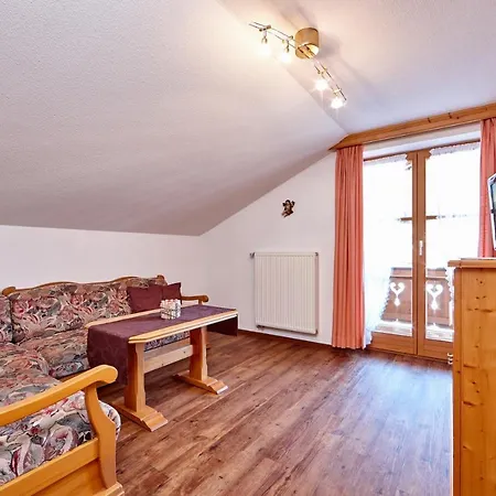 Gaestehaus Anneliese Apartamento Wallgau